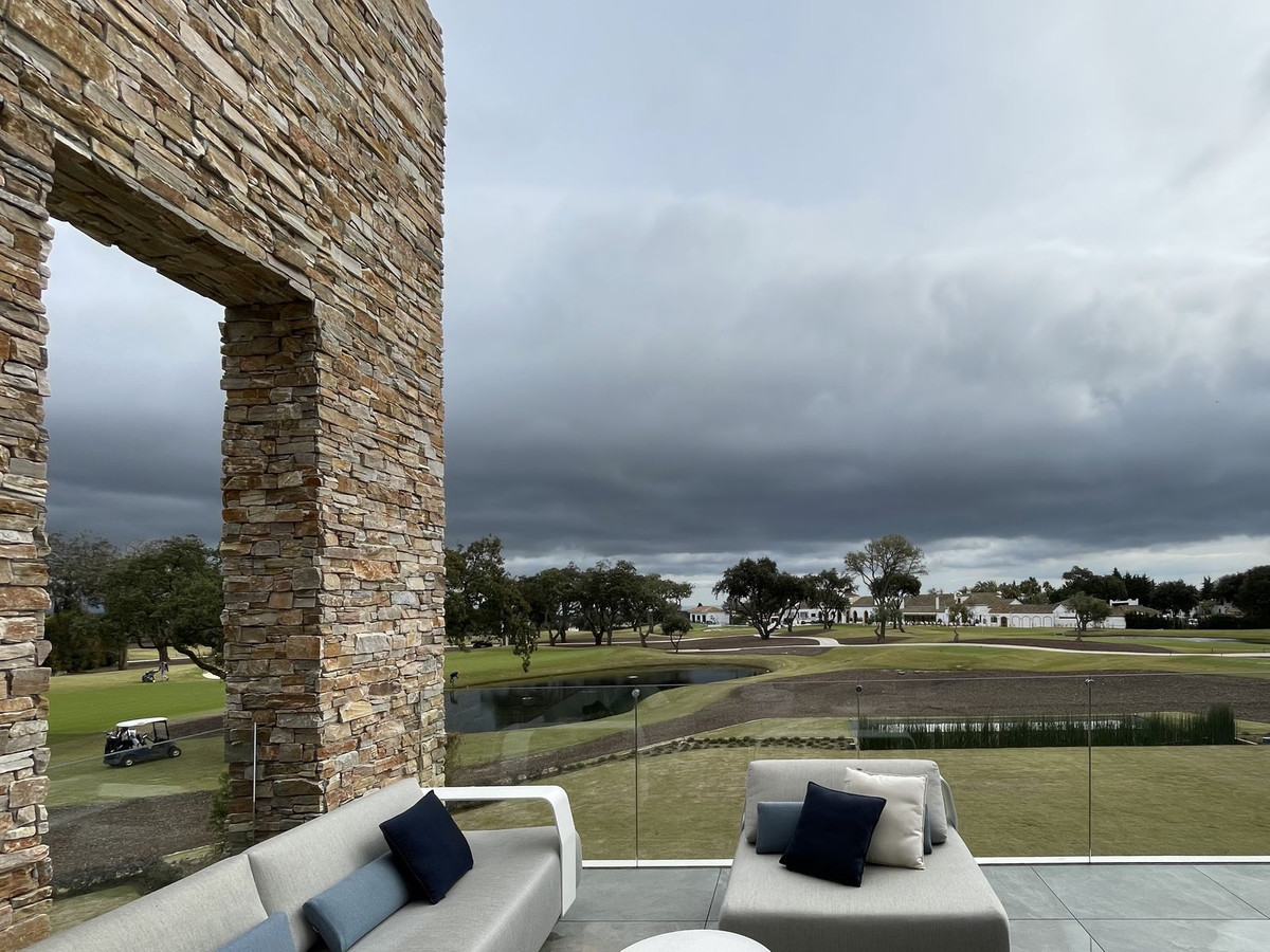6 Bedroom Villa in San Roque - Photo 18