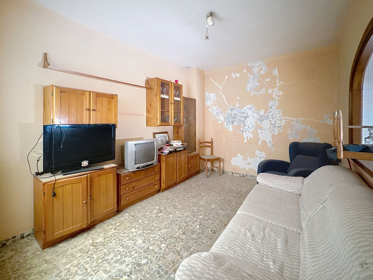 5 Bedroom Townhouse in Estepona - Photo 19
