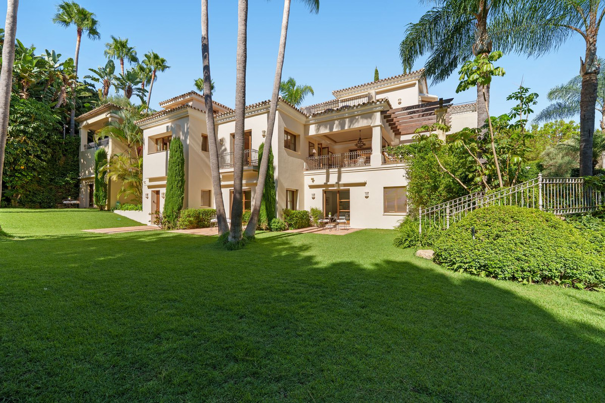 6 Bedroom Villa in Marbella - Photo 15