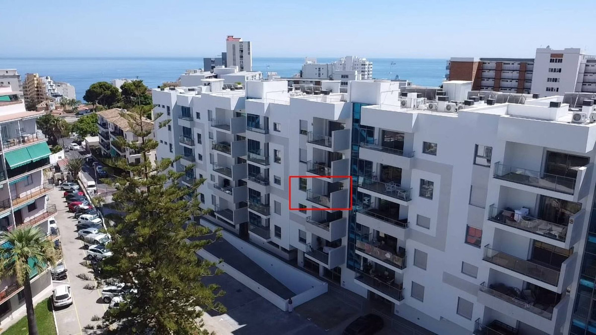 2 Bedroom Apartment in Benalmádena - Photo 7