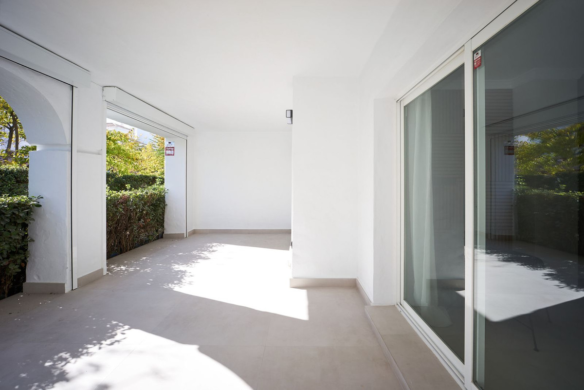 3 Bedroom Apartment in San Pedro de Alcántara - Photo 25