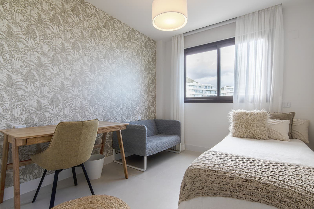 4 Bedroom Apartment in Benalmádena - Photo 19