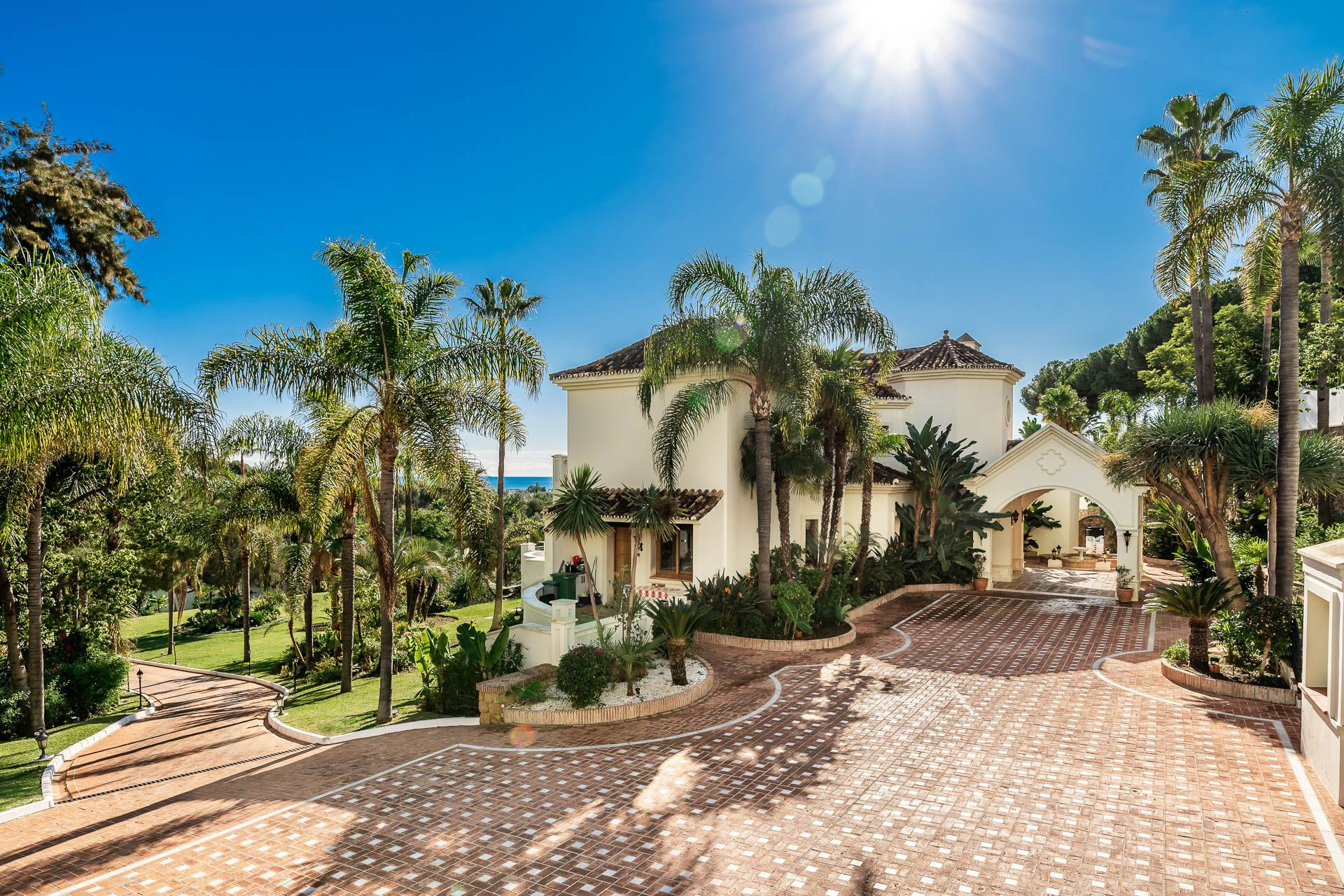 16 Bedroom Villa in Benahavís - Foto 2