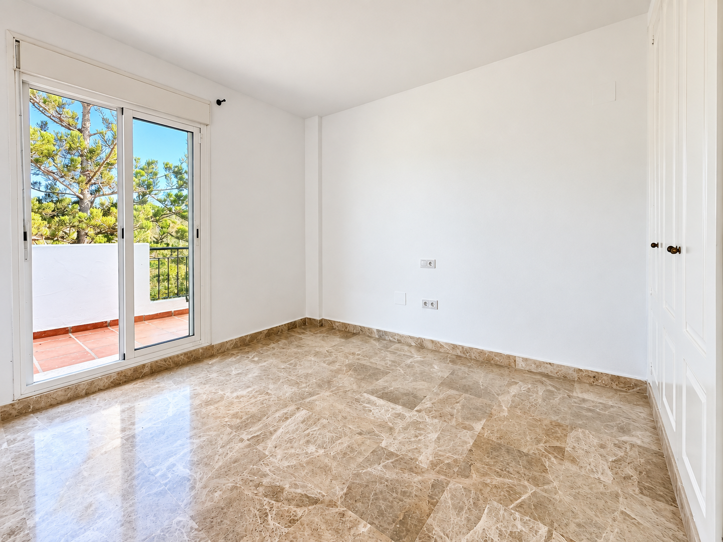 3 Bedroom Townhouse in Marbella - Photo 18