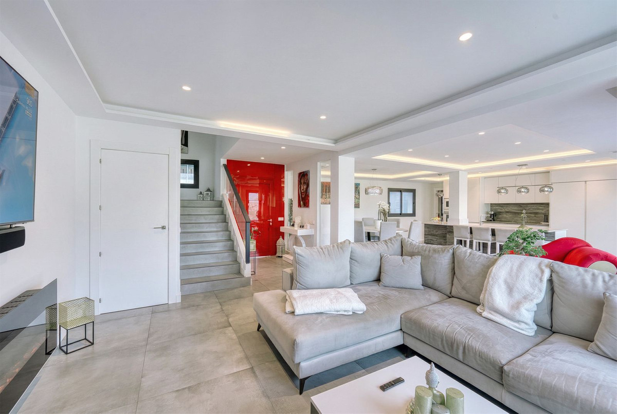 4 Bedroom Villa in Istán - Photo 4
