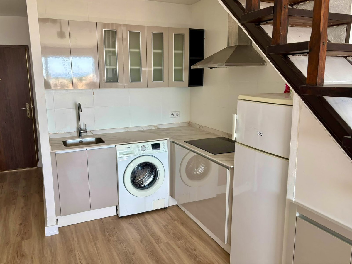 1 Bedroom Apartment in Mijas - Photo 3