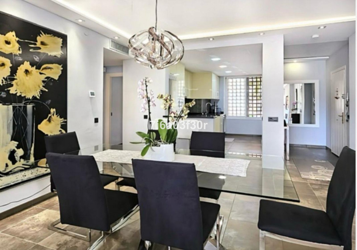 2 Bedroom Apartment in Estepona - Foto 8