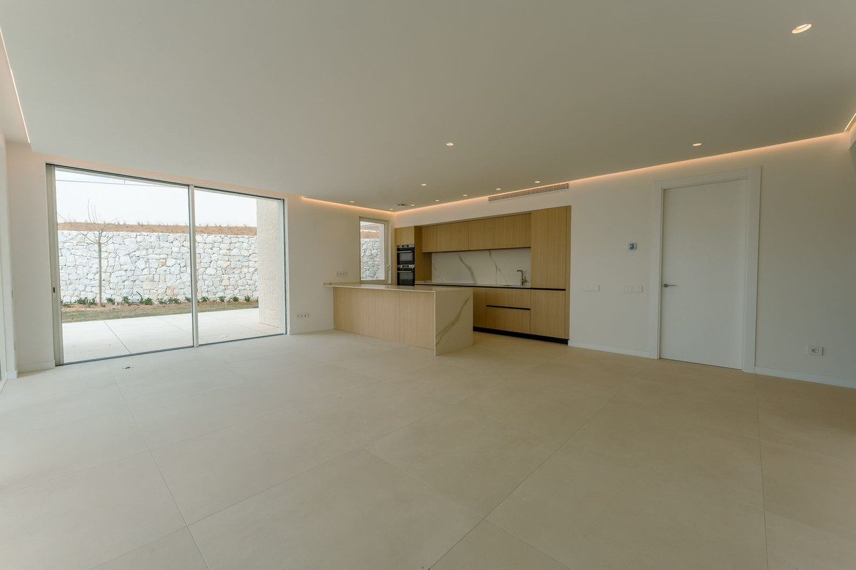 3 Bedroom Apartment in Ojén - Photo 3