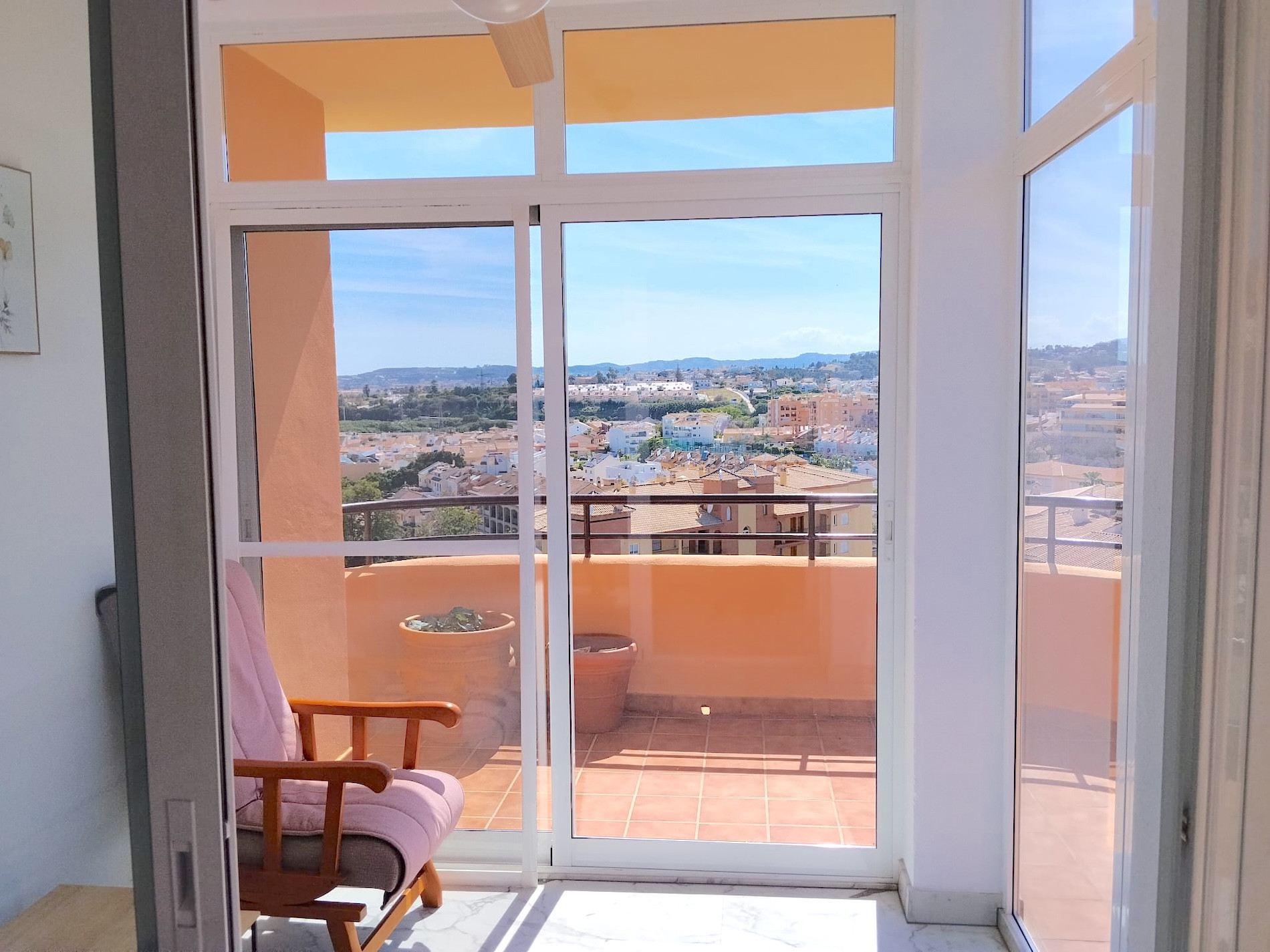 2 Bedroom Apartment in Fuengirola - Photo 12