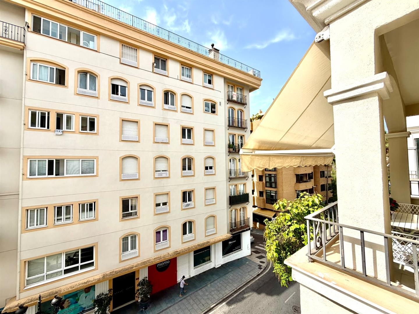 2 Bedroom Apartment in Marbella - Photo 23