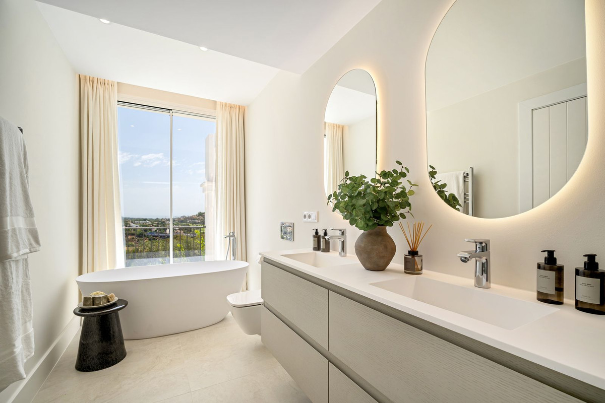 4 Bedroom Townhouse in Benahavís - Фото 22