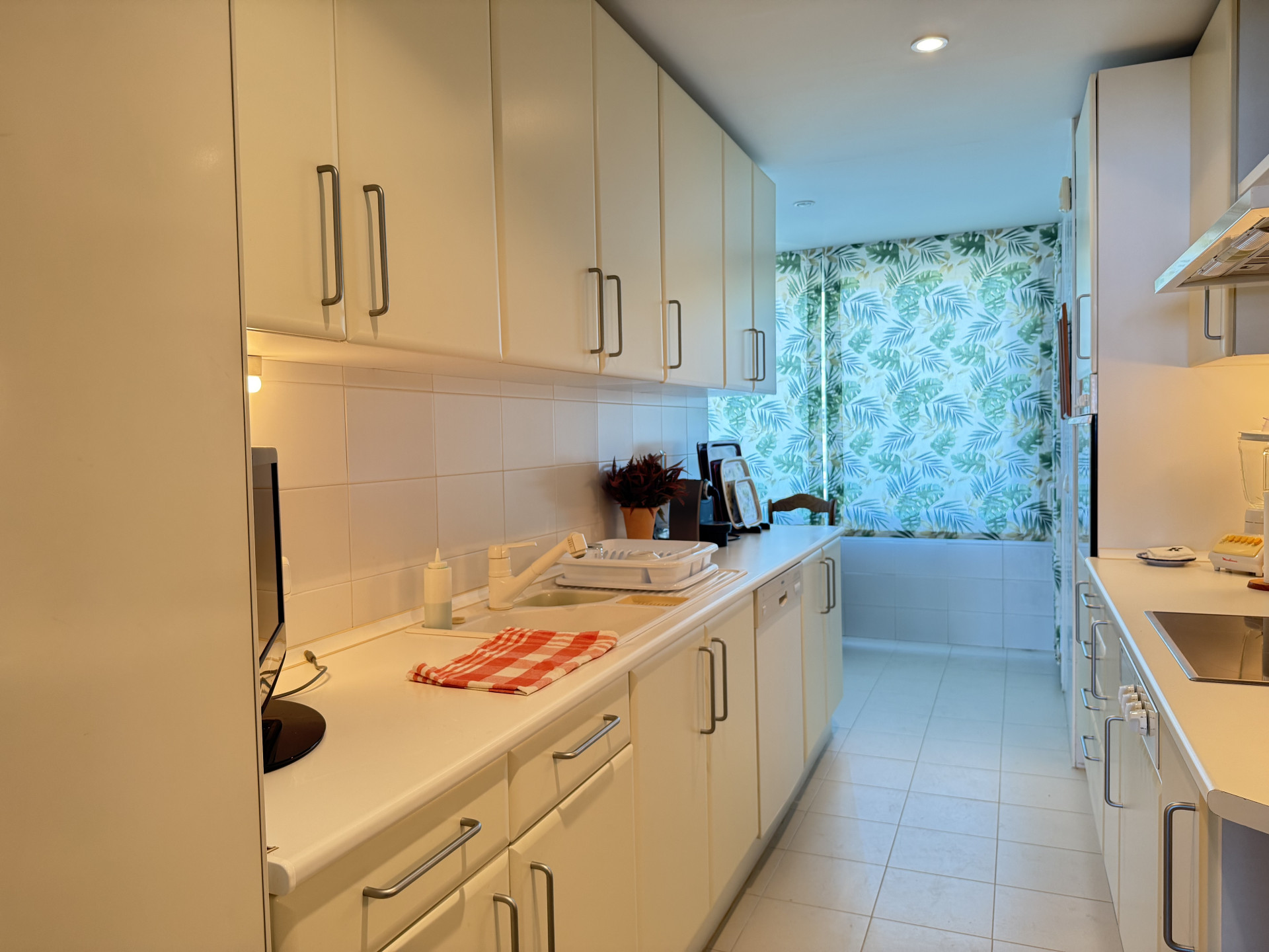 3 Bedroom Apartment in Estepona - Photo 7
