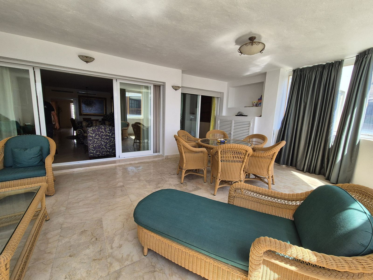 2 Bedroom Apartment in Marbella - Photo 10
