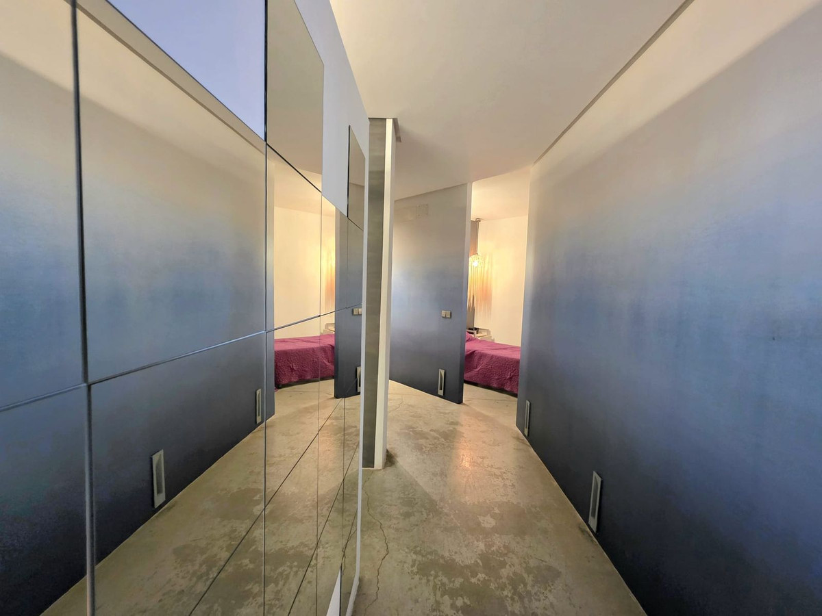 5 Bedroom Villa in Estepona - Photo 40