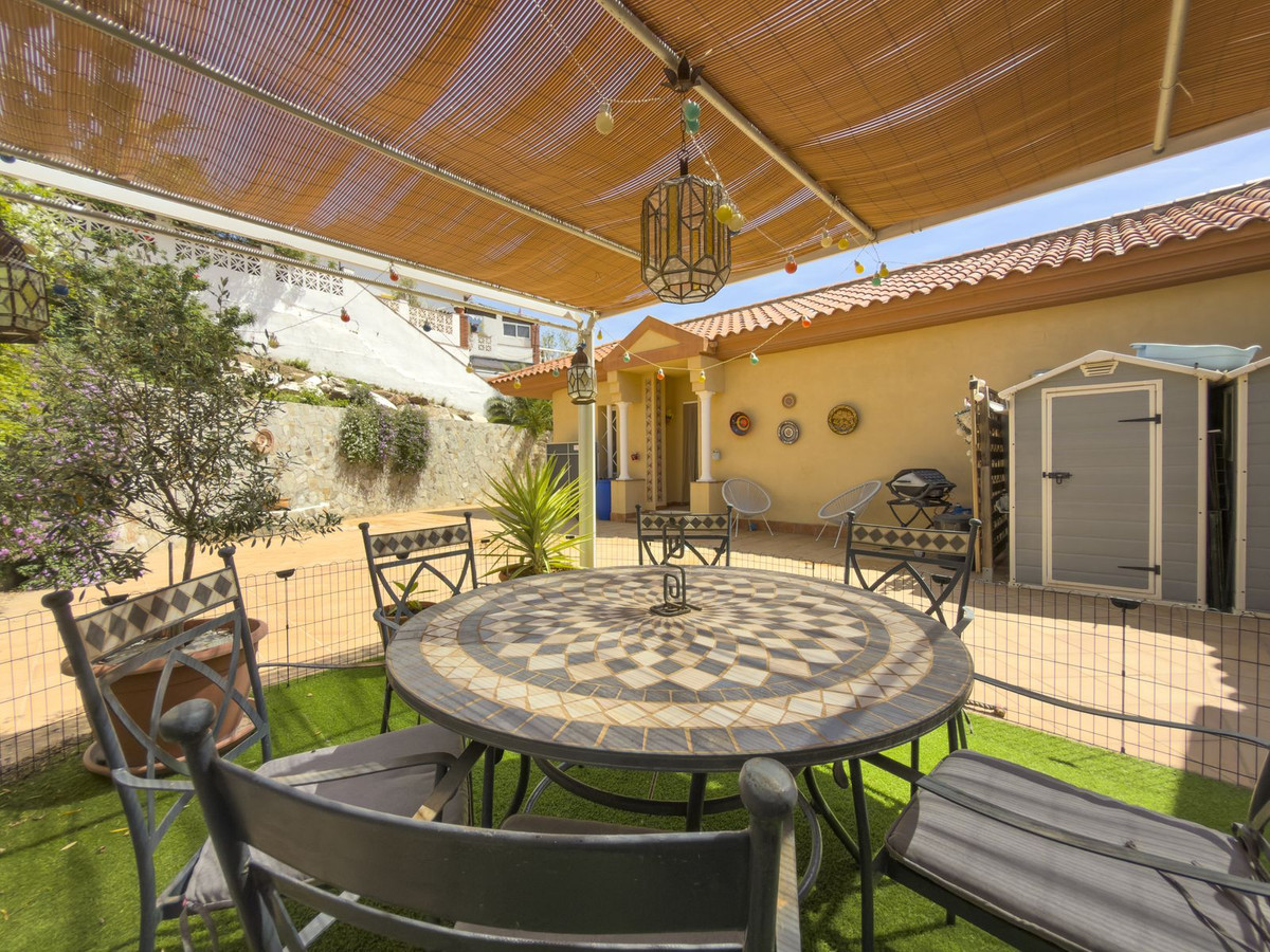 5 Bedroom Villa in Coín - Photo 6
