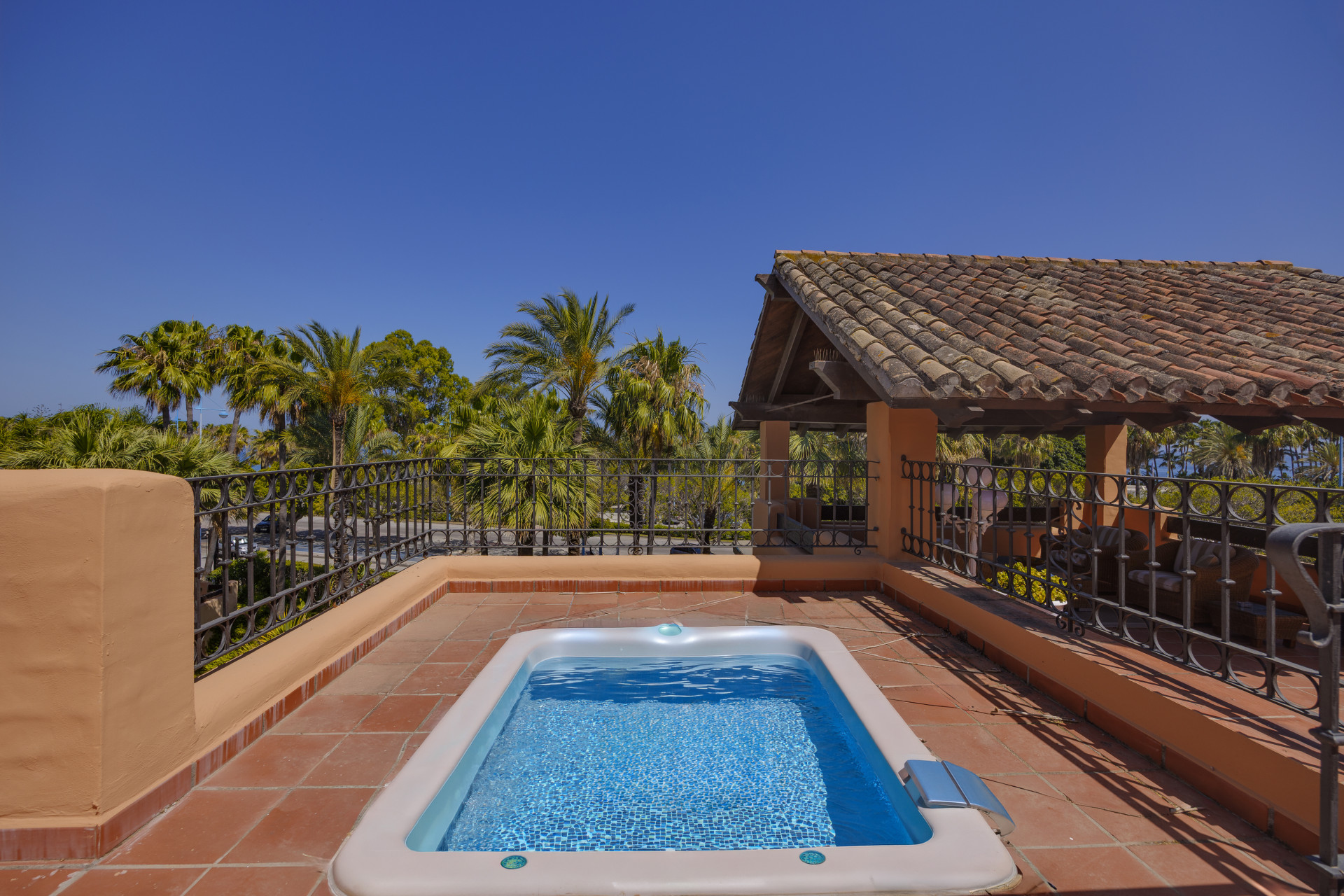 3 Bedroom Penthouse in San Pedro de Alcántara - Photo 23