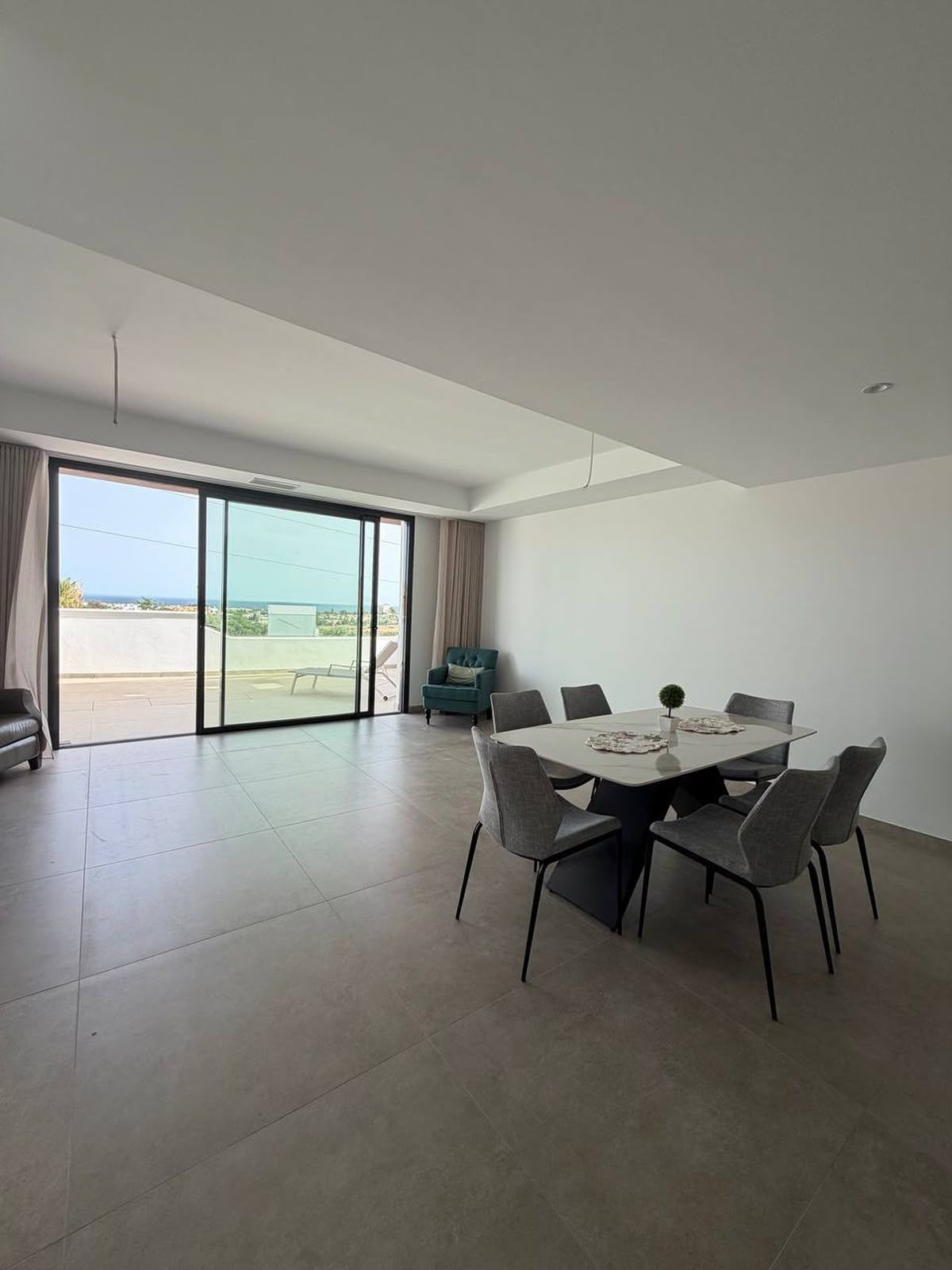 4 Bedroom Apartment in Estepona - Photo 7