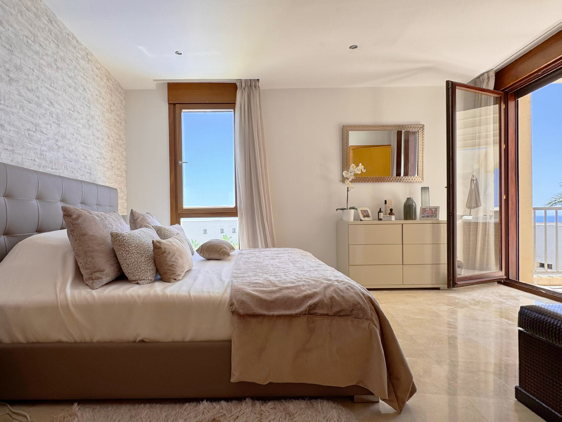 3 Bedroom Apartment in Marbella - Photo 8