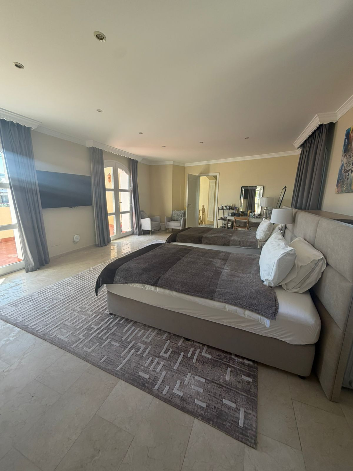 5 Bedroom Villa in Estepona - Photo 19