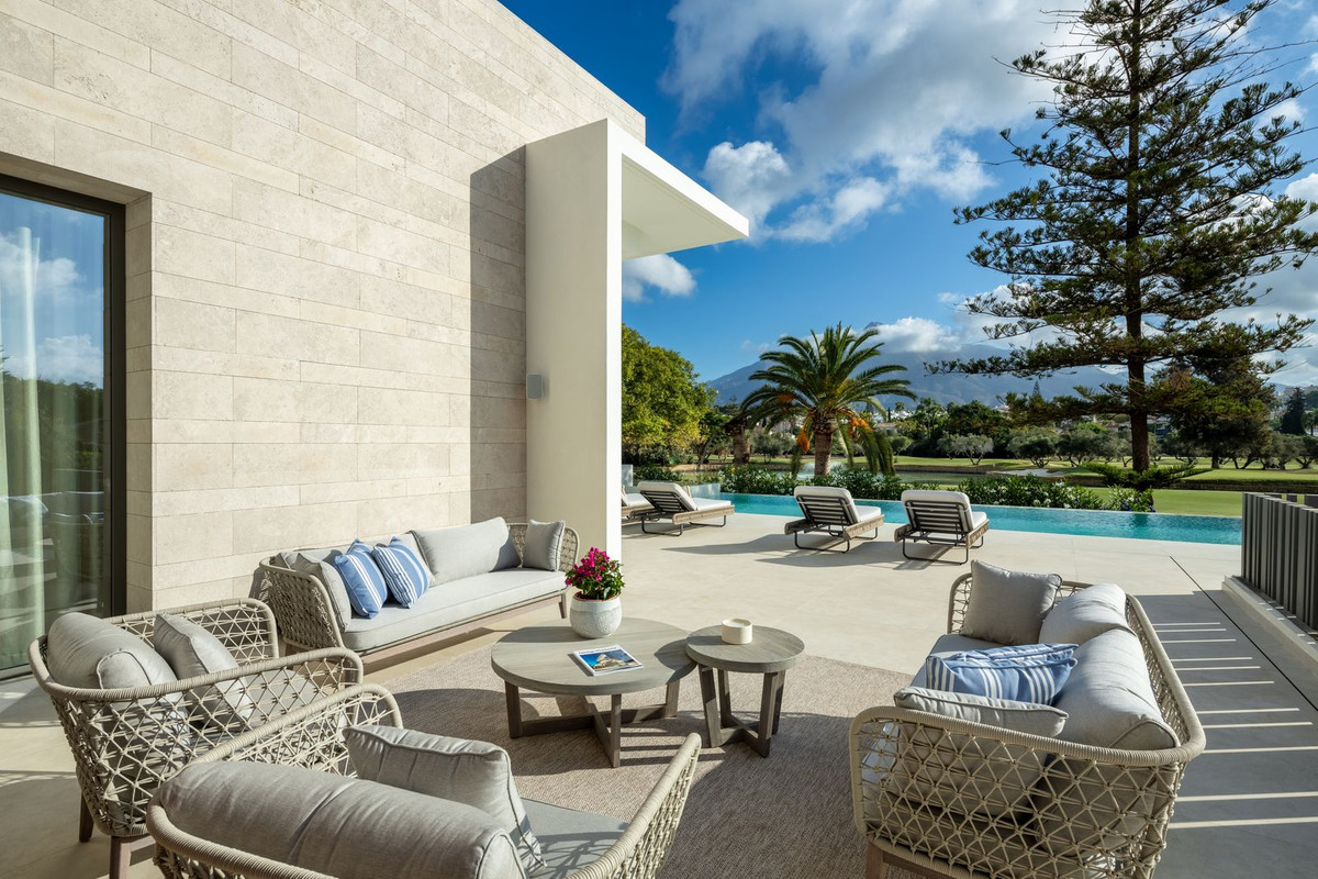 5 Bedroom Villa in Marbella - Photo 13