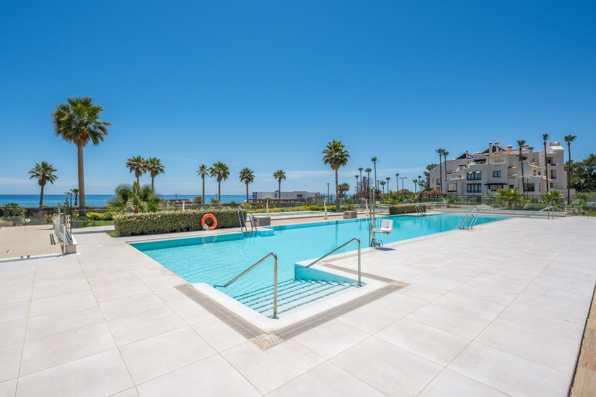 3 Bedroom Apartment in Estepona - Photo 48