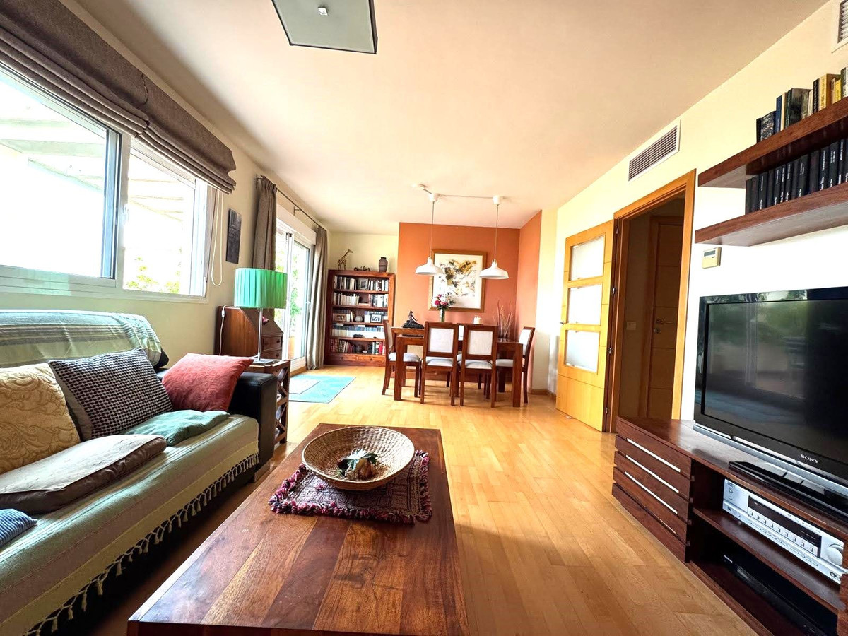 4 Bedroom Penthouse in Torremolinos - Photo 9
