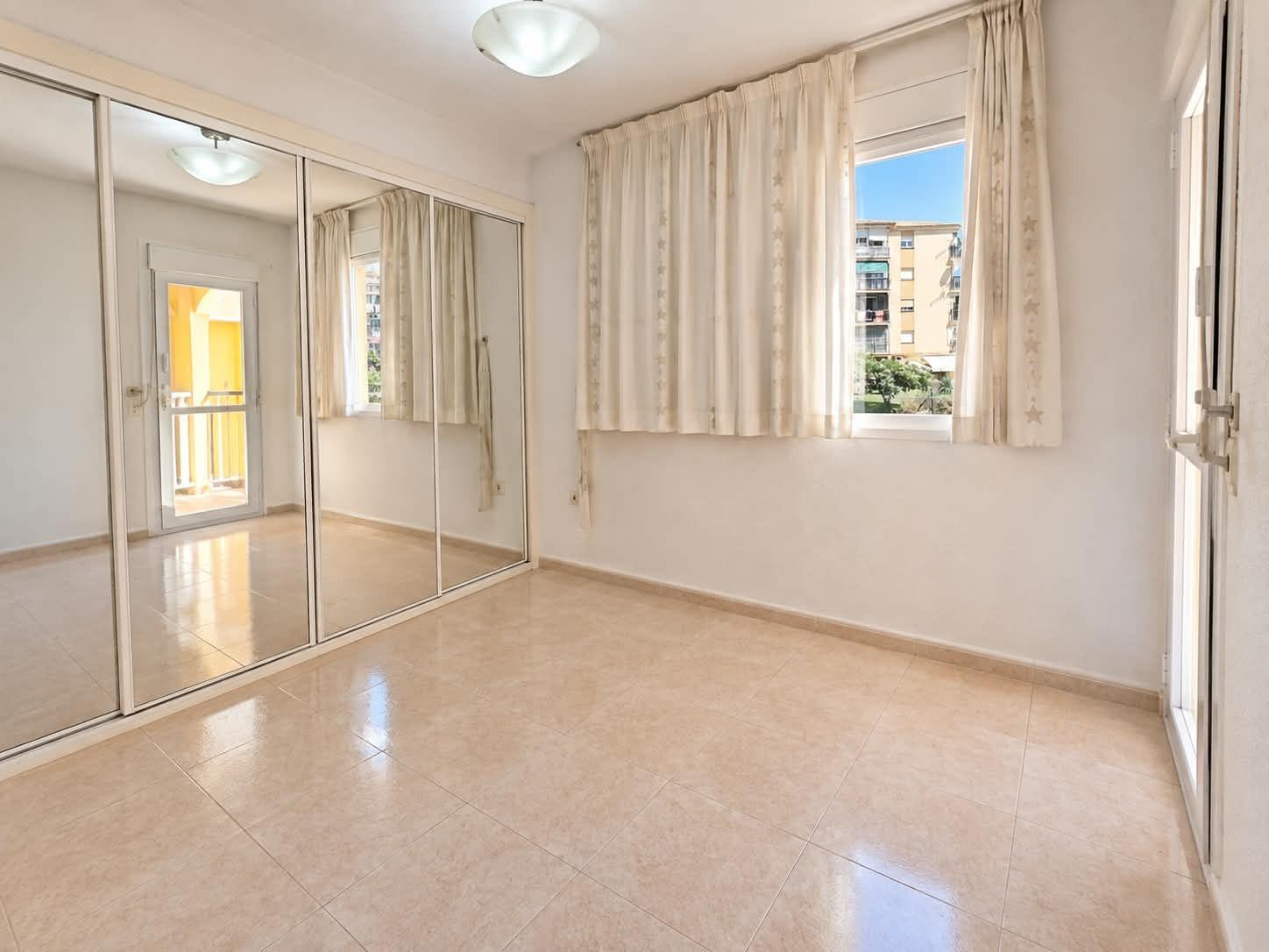2 Bedroom Apartment in Benalmádena - Photo 18