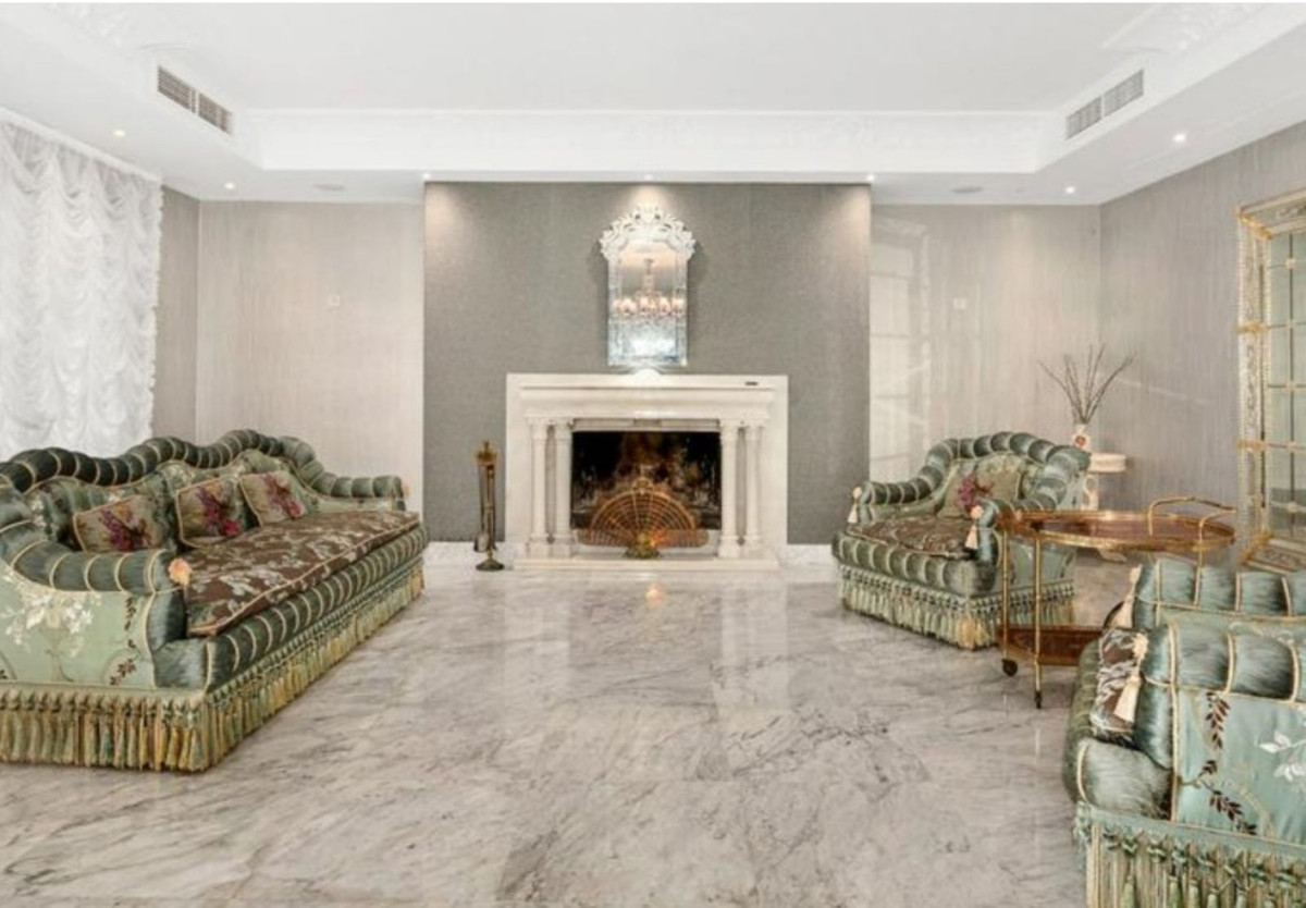 9 Bedroom Villa in Marbella - Photo 6