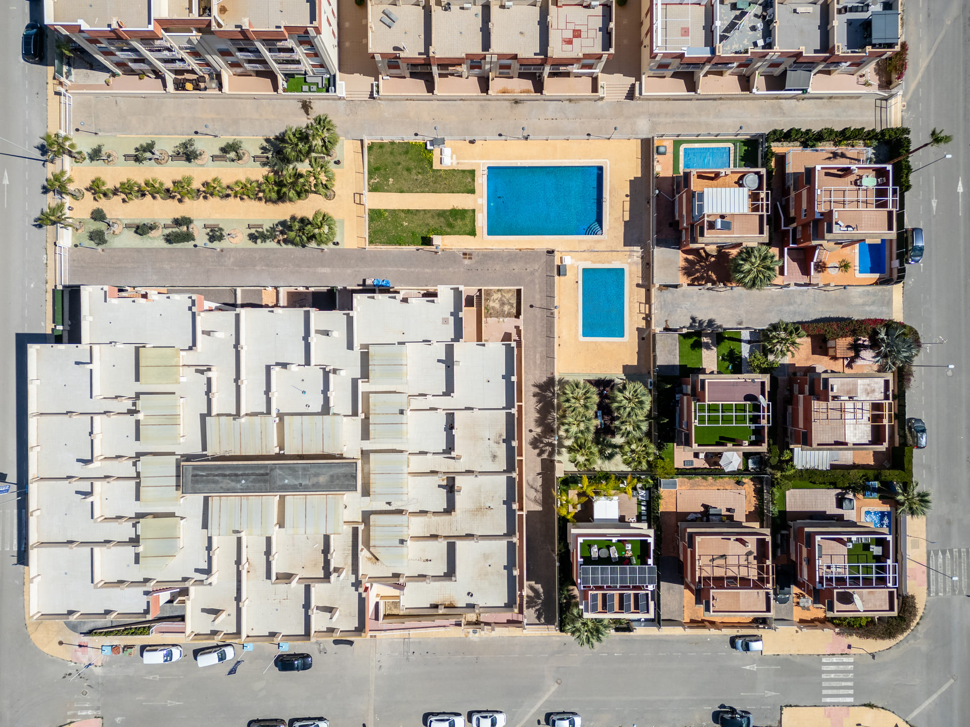2-bedroom apartment with pool in Alicante, Spain – Photo 8