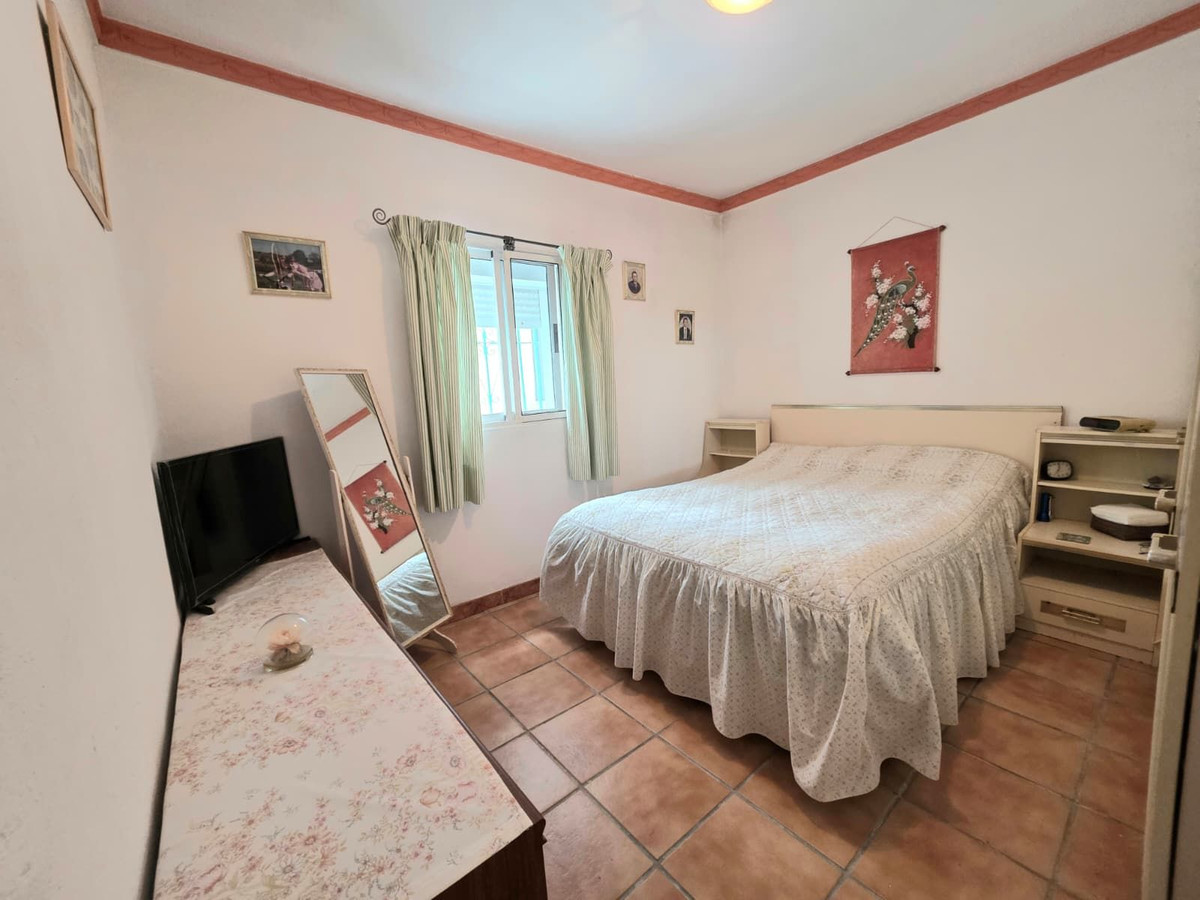3 Bedroom Villa in Coín - Photo 9