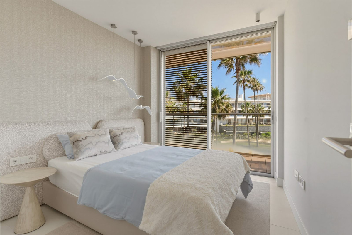 4 Bedroom Apartment in Estepona - Фото 14