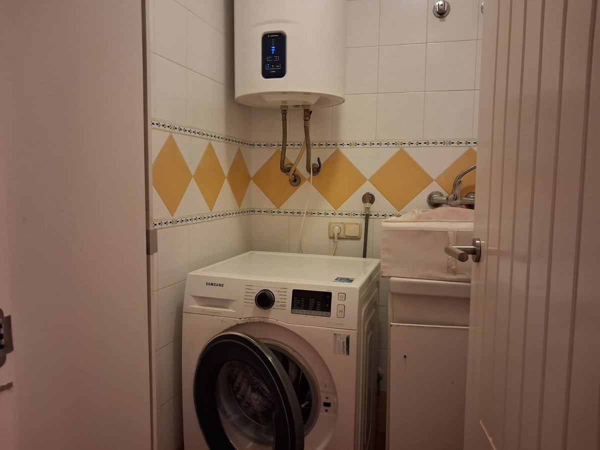 1 Bedroom Apartment in Benahavís - Photo 19