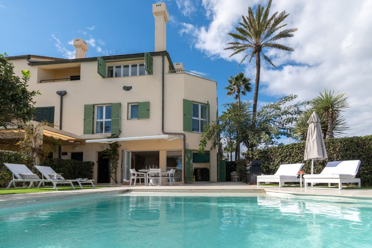 4 Bedroom Villa in Sotogrande - Photo 2