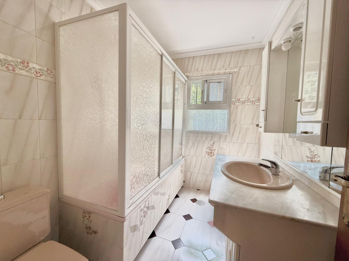 4 Bedroom Villa in Mijas - Photo 10