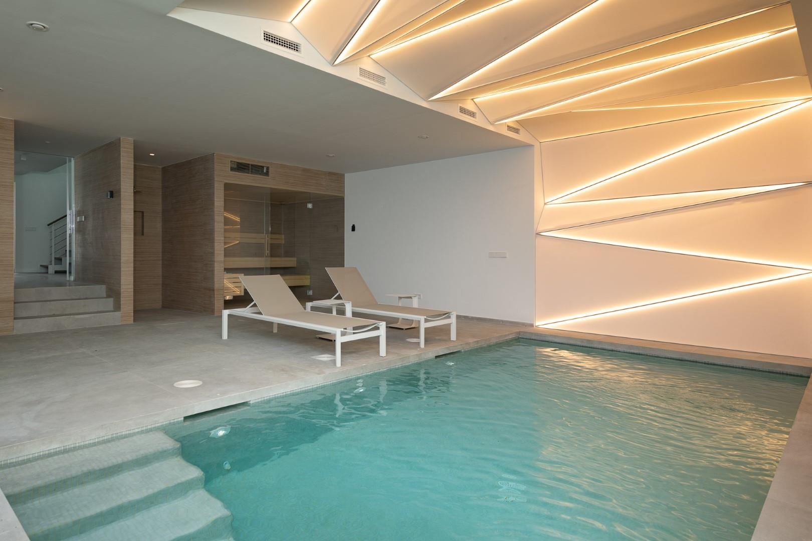 5 Bedroom Villa in Estepona - Photo 22