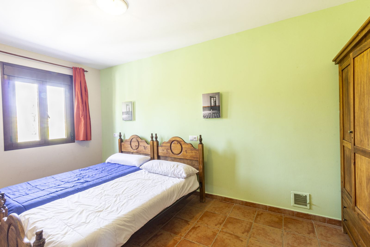 11 Bedroom Country house in Guaro - Photo 23