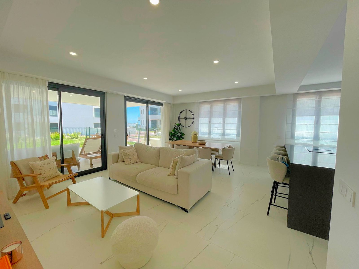 3 Bedroom Apartment in Casares - Photo 3