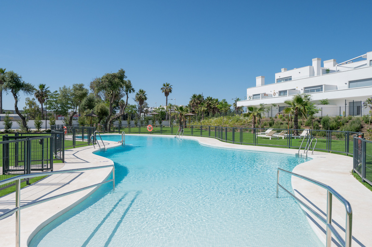 2 Bedroom Apartment in Estepona - Фото 14