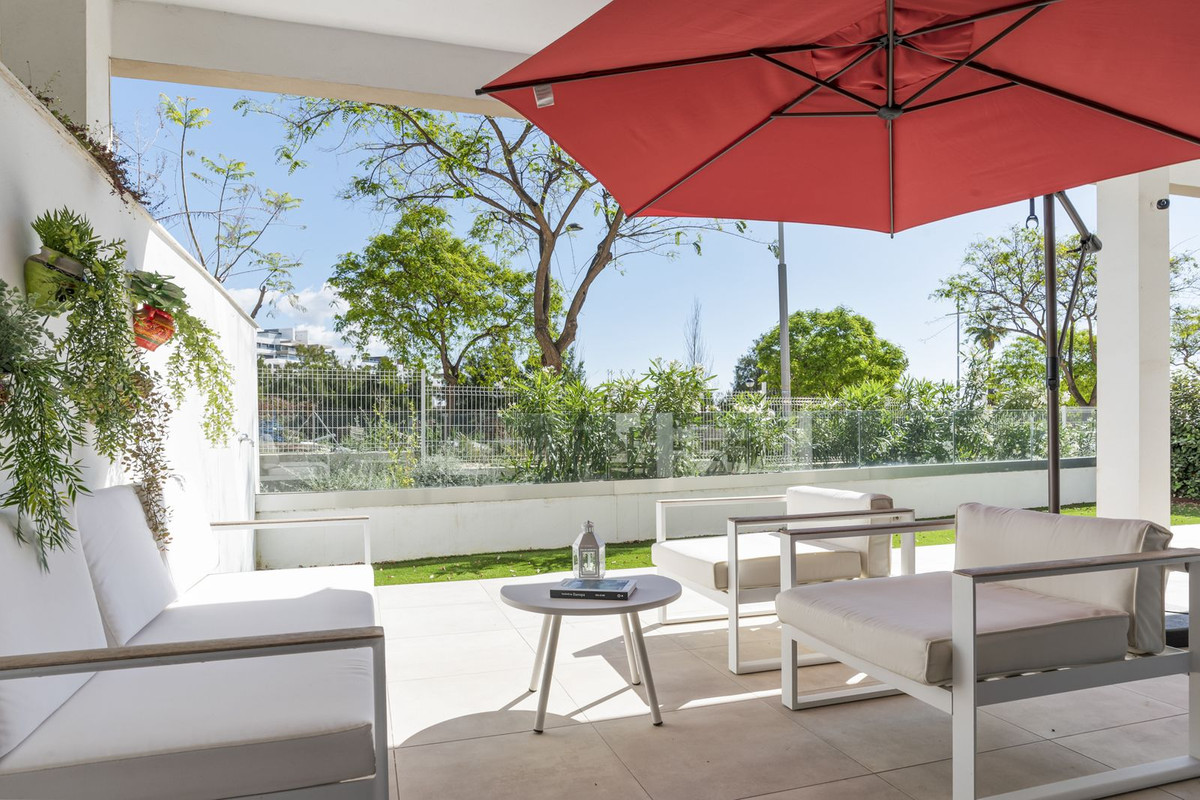 3 Bedroom Apartment in Estepona - Photo 15