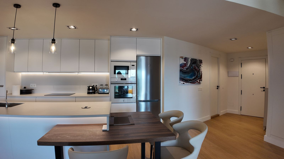 3 Bedroom Apartment in San Pedro de Alcántara - Photo 7
