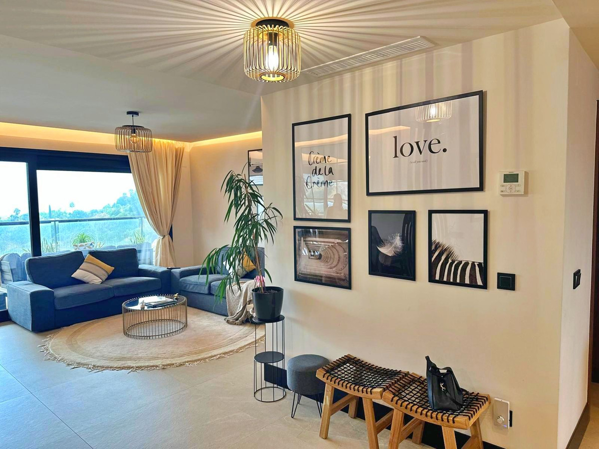 2 Bedroom Apartment in Marbella - Photo 12