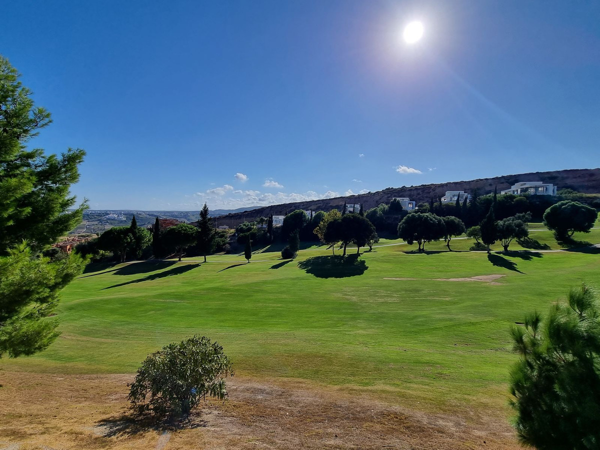 3 Bedroom Apartment in Casares - Photo 4