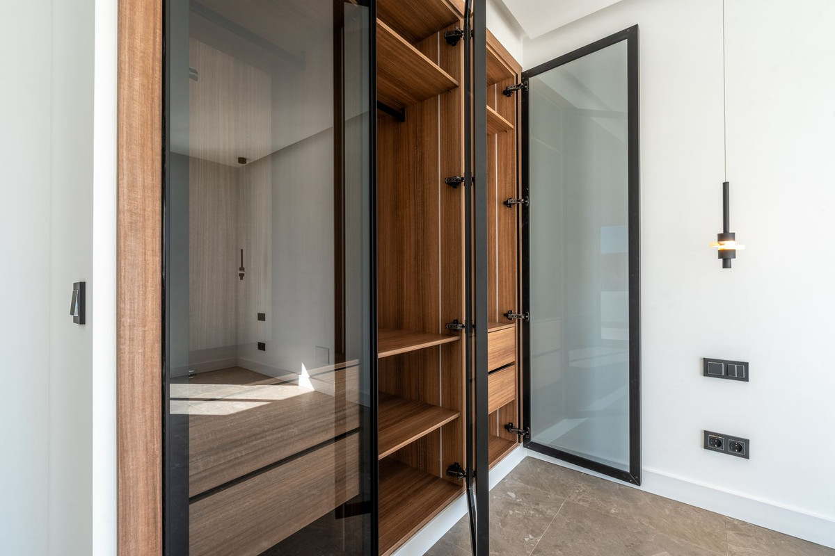 3 Bedroom Apartment in Benahavís - Photo 6