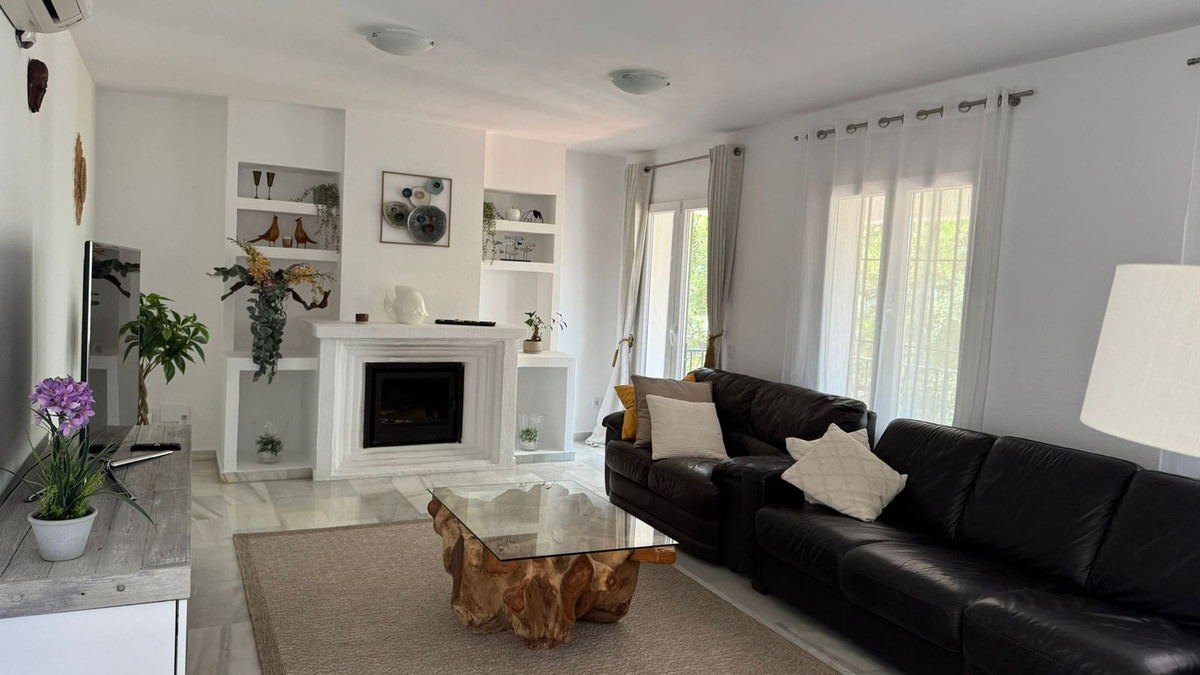 3 Bedroom Villa in Estepona - Photo 28