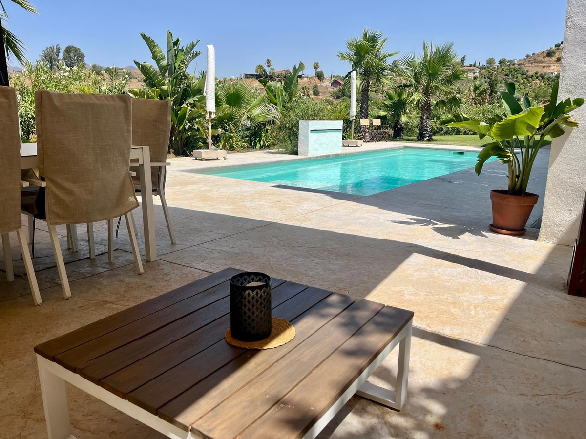 5 Bedroom Villa in Mijas - Photo 4