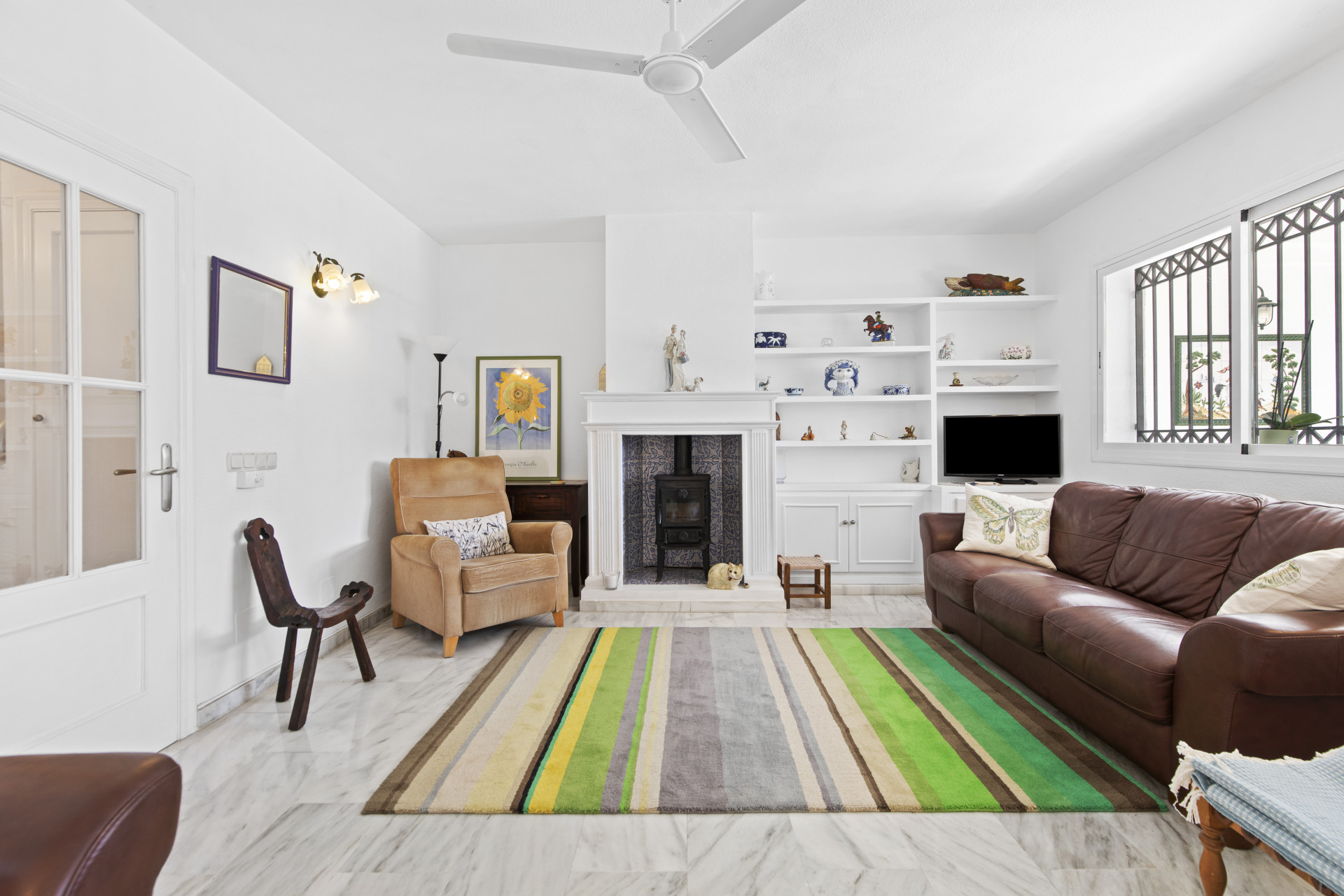 3 Bedroom Townhouse in Estepona - Photo 2