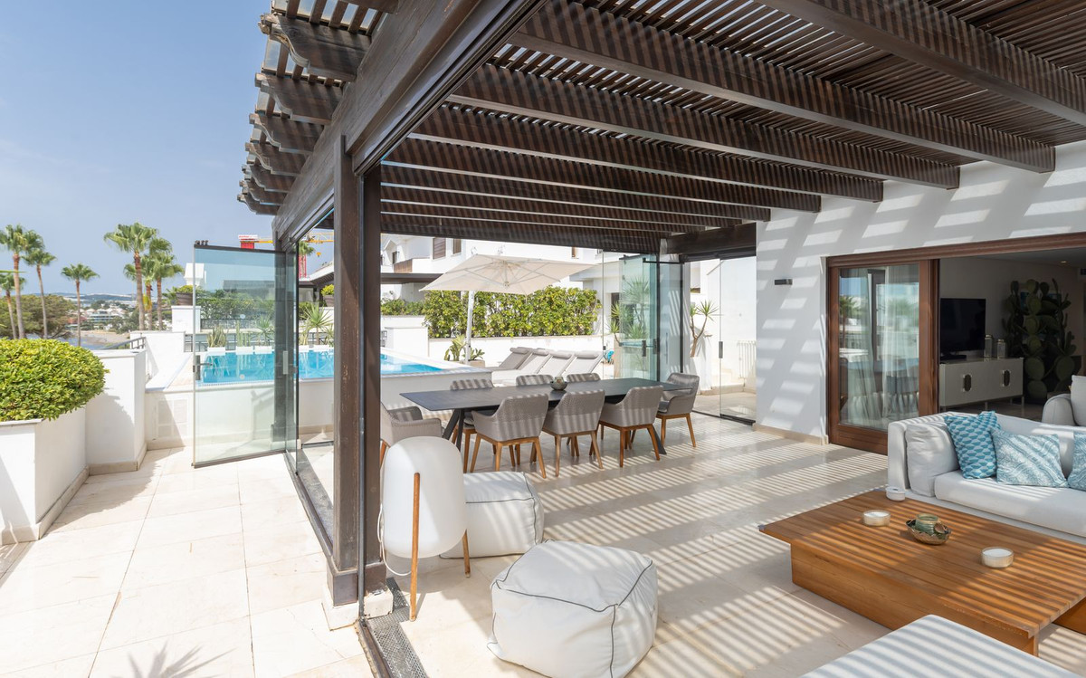 3 Bedroom Apartment in Estepona - Photo 43