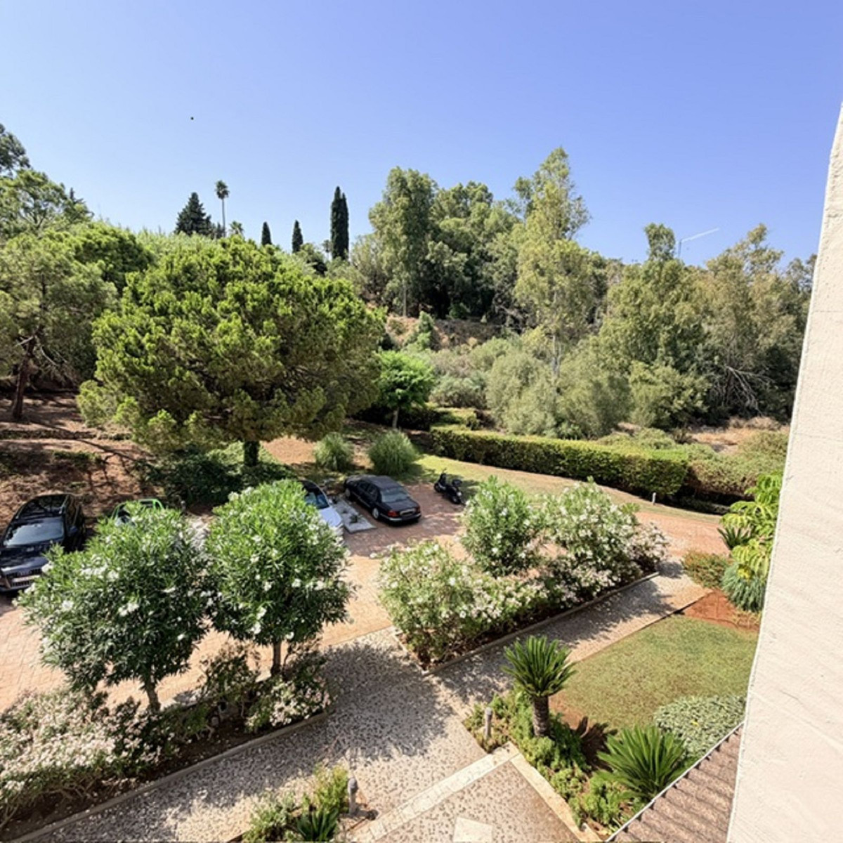 3 Bedroom Penthouse in Benahavís - Photo 20