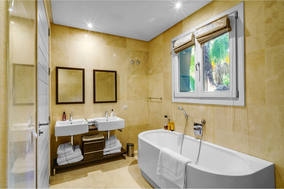 5 Bedroom Villa in Benahavís - Foto 28