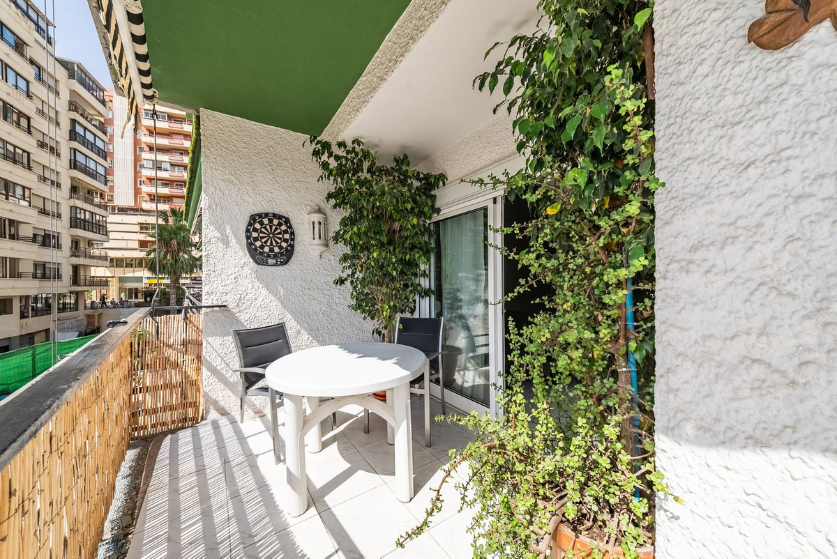 1 Bedroom Apartment in Marbella - Photo 14